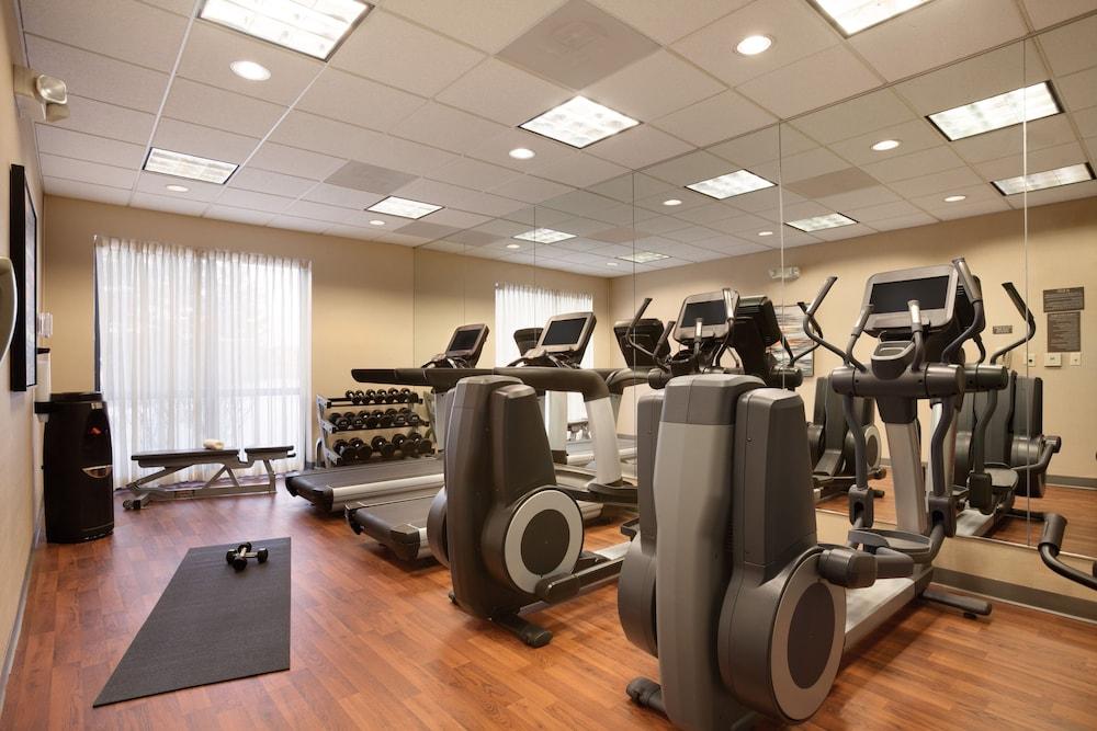 Hyatt Place Airport Hotel