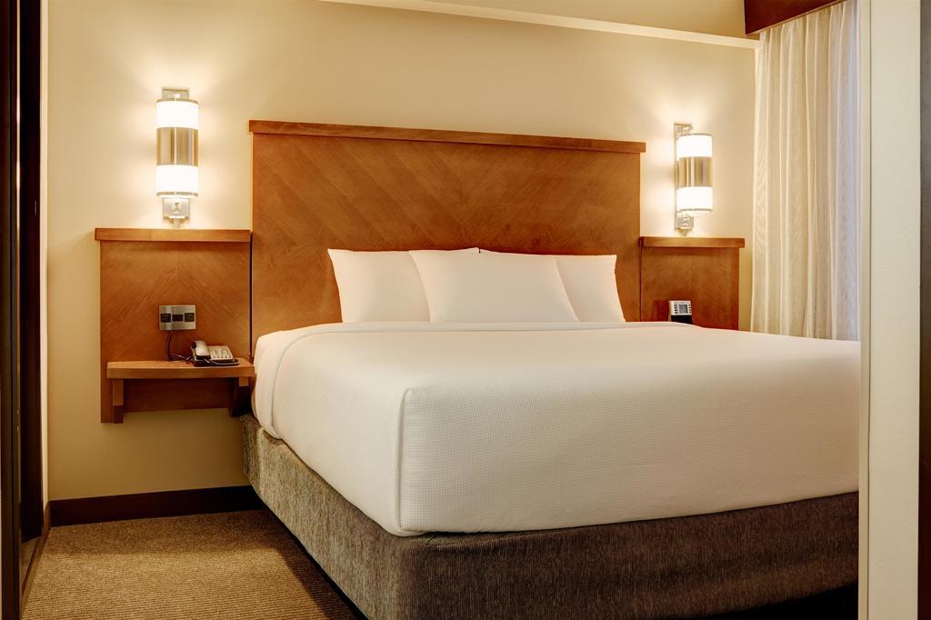 Hyatt Place Airport